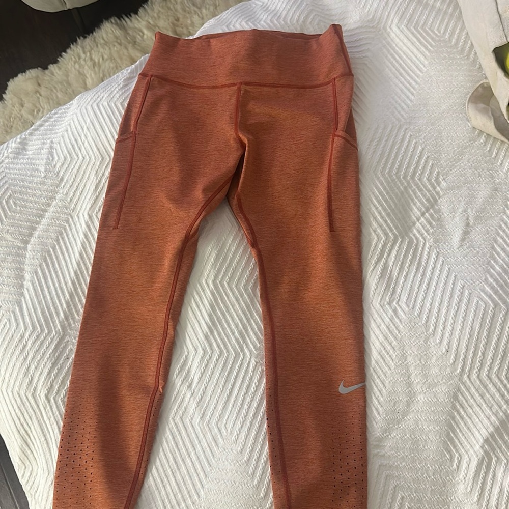 Nike women’s leggings drifit